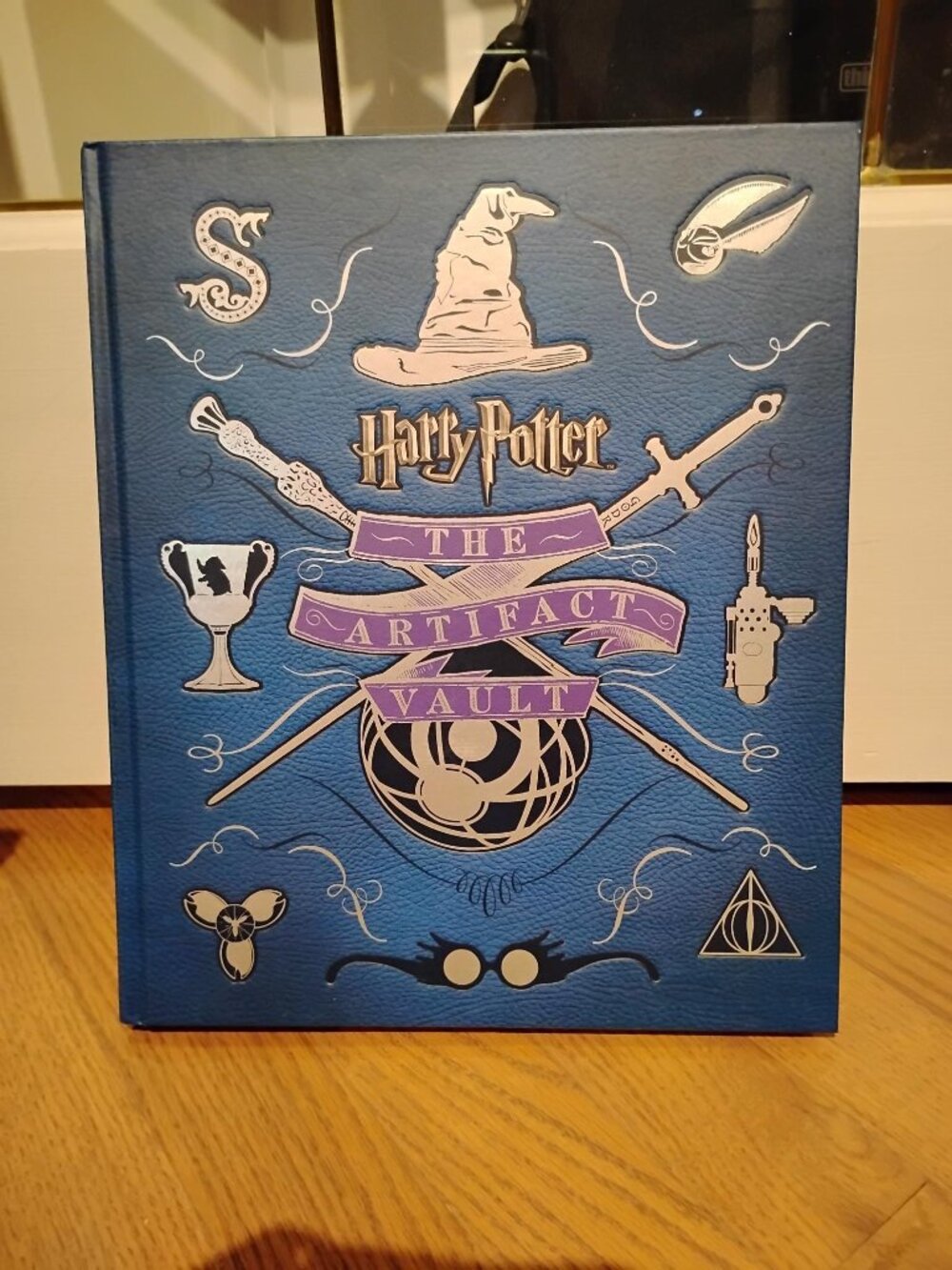 Like NEW Harry Potter the Artifact Vault